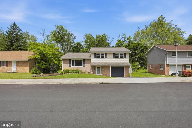 71 CIRCLE DR, Ephrata, PA 17522