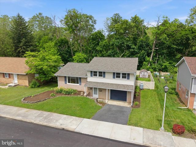 71 CIRCLE DR, Ephrata, PA 17522