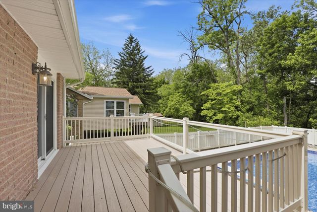 71 CIRCLE DR, Ephrata, PA 17522