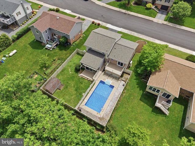 71 CIRCLE DR, Ephrata, PA 17522