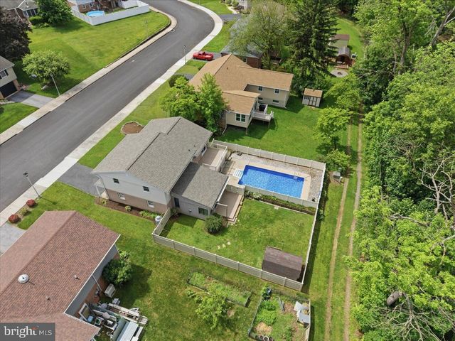 71 CIRCLE DR, Ephrata, PA 17522