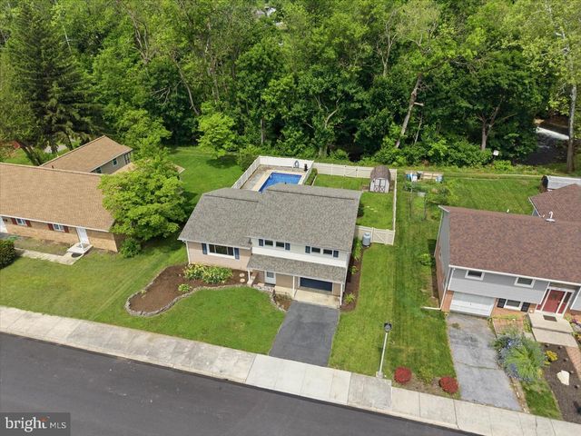71 CIRCLE DR, Ephrata, PA 17522