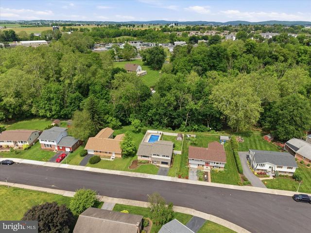 71 CIRCLE DR, Ephrata, PA 17522