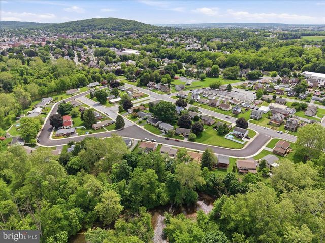 71 CIRCLE DR, Ephrata, PA 17522