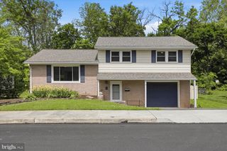 71 CIRCLE DR, Ephrata, PA 17522