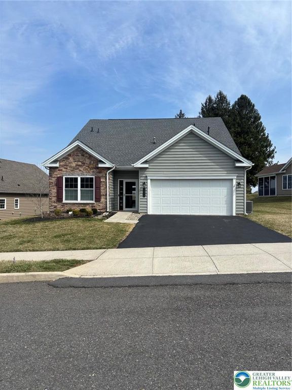 5424 Traditions Drive, Upper Saucon Twp, PA 18036