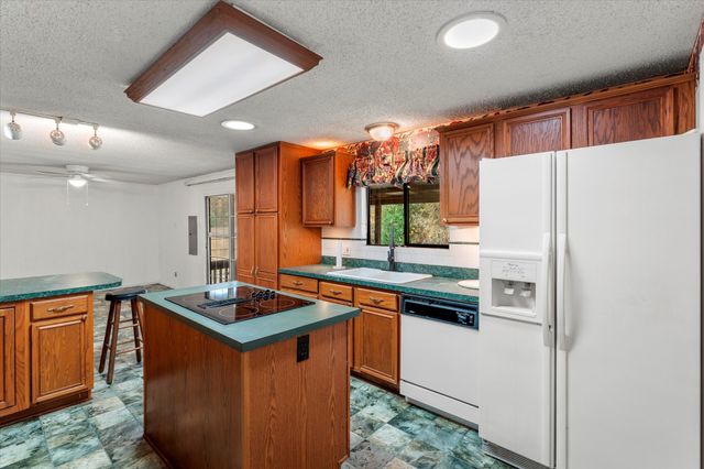 602 Legendary Lane, Gun Barrel City, TX 75156