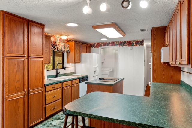 602 Legendary Lane, Gun Barrel City, TX 75156