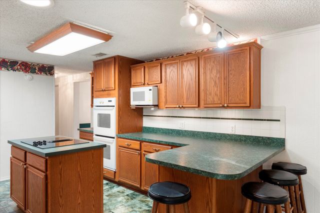 602 Legendary Lane, Gun Barrel City, TX 75156