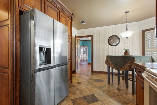 205 N Henry Street, Lindale, TX 75771