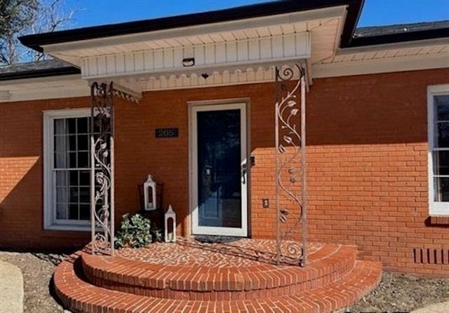 205 N Henry Street, Lindale, TX 75771