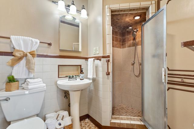 205 N Henry Street, Lindale, TX 75771