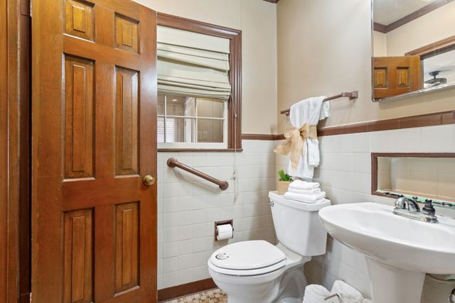 205 N Henry Street, Lindale, TX 75771