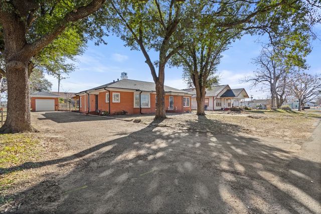 205 N Henry Street, Lindale, TX 75771