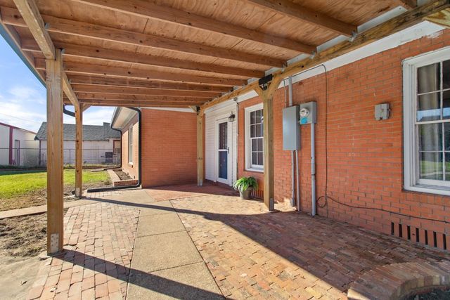 205 N Henry Street, Lindale, TX 75771