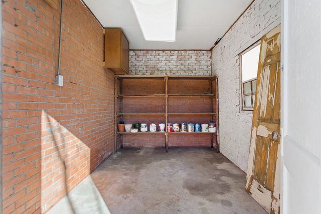 205 N Henry Street, Lindale, TX 75771