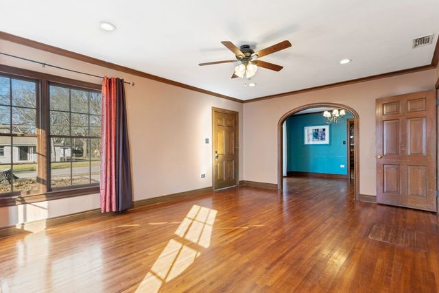 205 N Henry Street, Lindale, TX 75771