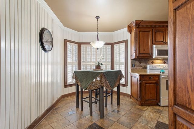 205 N Henry Street, Lindale, TX 75771