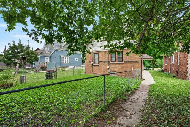 4751 N 34th STREET, Milwaukee, WI 53209