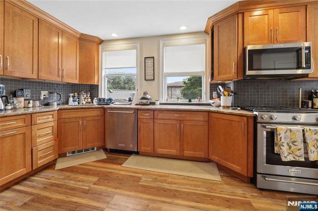 290 Columbia Avenue, Fort Lee, NJ 07024
