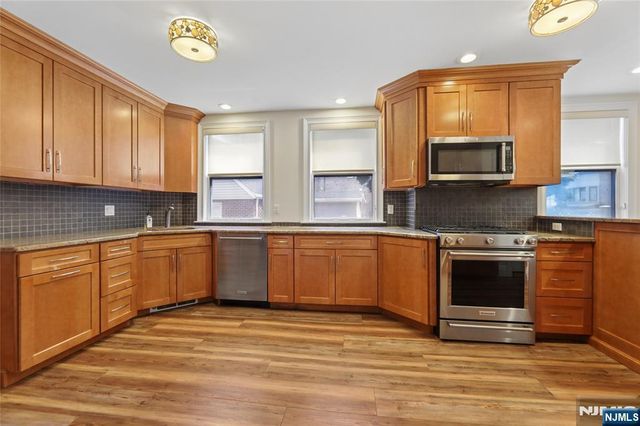 290 Columbia Avenue, Fort Lee, NJ 07024