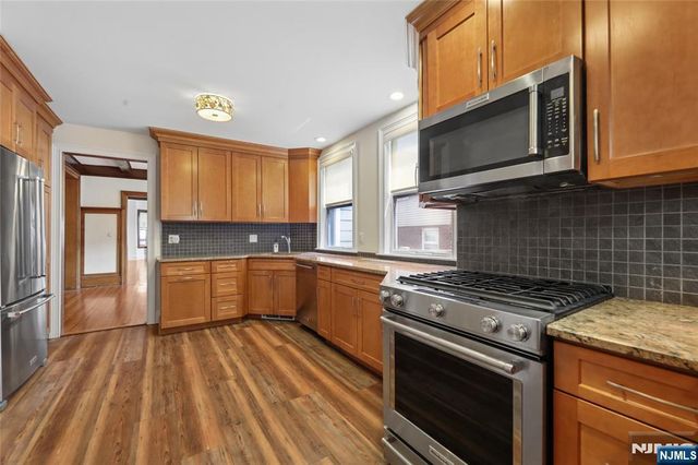 290 Columbia Avenue, Fort Lee, NJ 07024