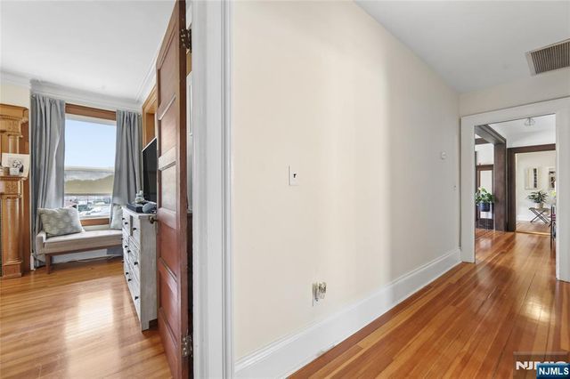290 Columbia Avenue, Fort Lee, NJ 07024