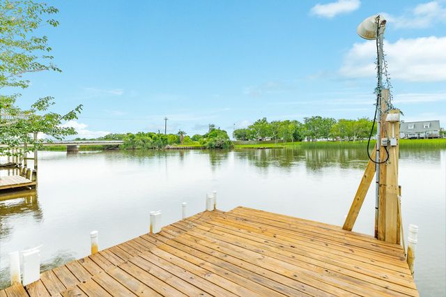 127 Bastrop Bayou Drive, Angleton, TX 77515
