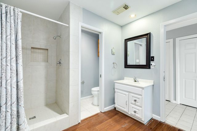 127 Bastrop Bayou Drive, Angleton, TX 77515