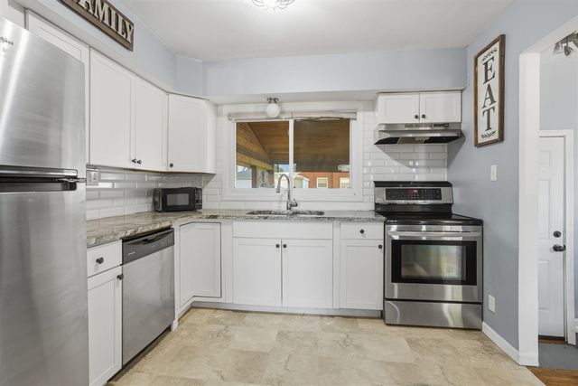 28604 Bohn Street, Roseville, MI 48066