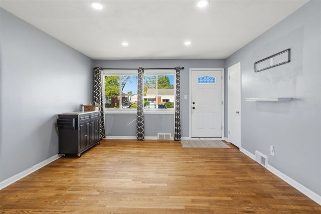 28604 Bohn Street, Roseville, MI 48066