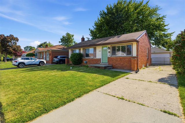 28604 Bohn Street, Roseville, MI 48066