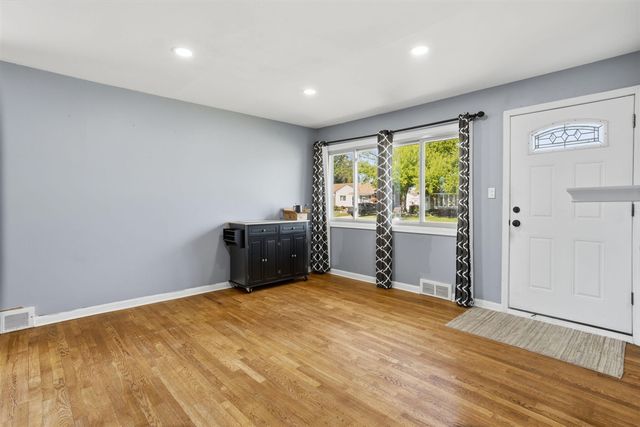 28604 Bohn Street, Roseville, MI 48066