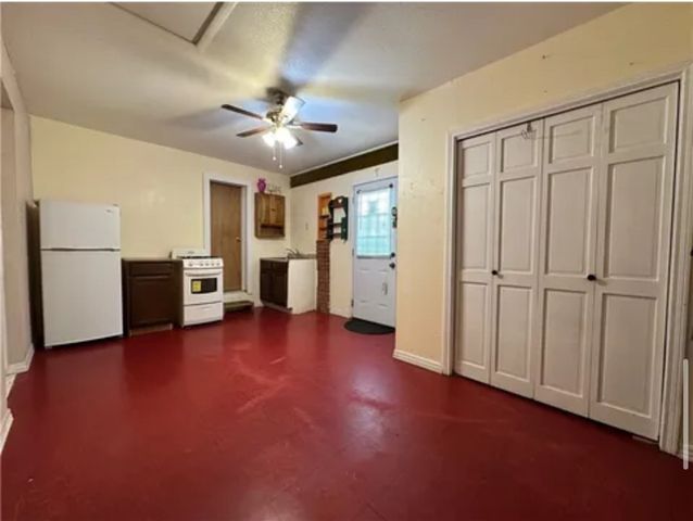 919 W Avenue G Ave, Kingsville, TX 78363