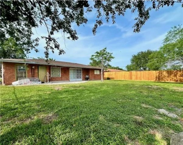 919 W Avenue G Ave, Kingsville, TX 78363