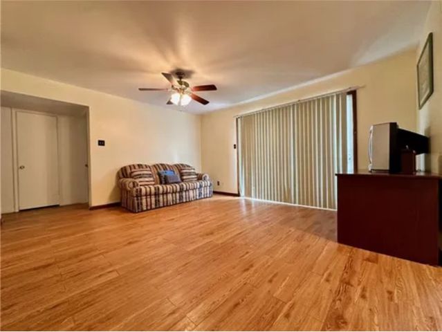 919 W Avenue G Ave, Kingsville, TX 78363