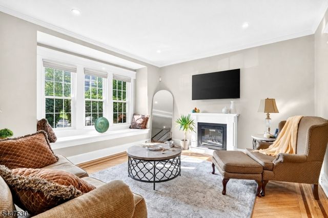 39 Overlook Ave, West Orange Twp., NJ 07052