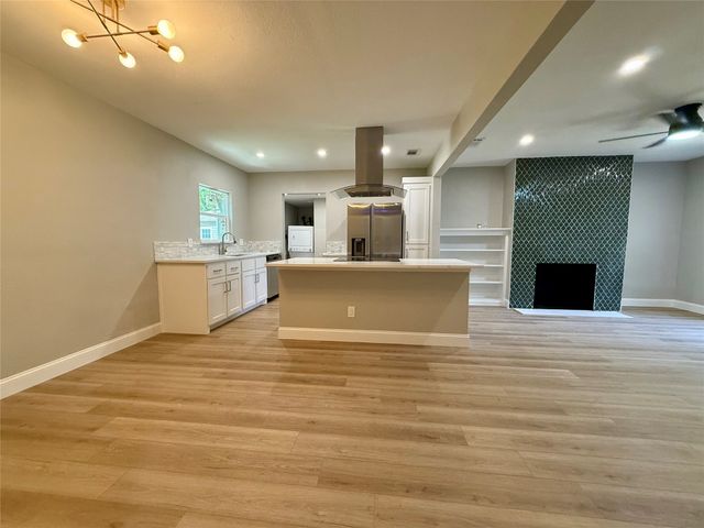 1715 Alaska Avenue, Dallas, TX 75216