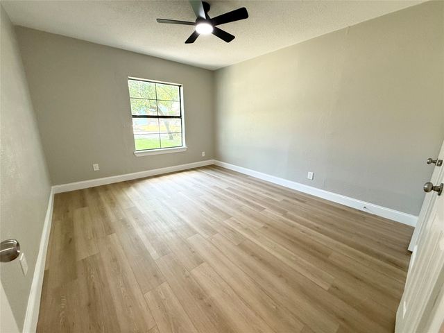 1715 Alaska Avenue, Dallas, TX 75216