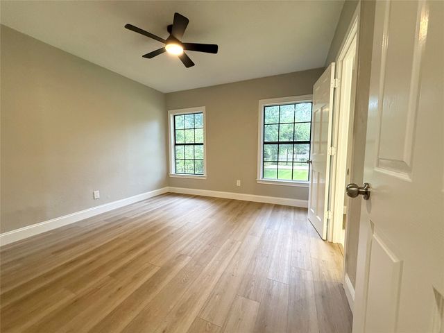 1715 Alaska Avenue, Dallas, TX 75216