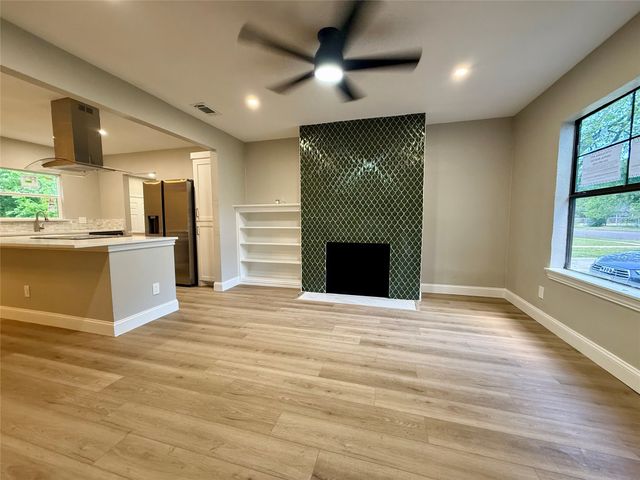 1715 Alaska Avenue, Dallas, TX 75216