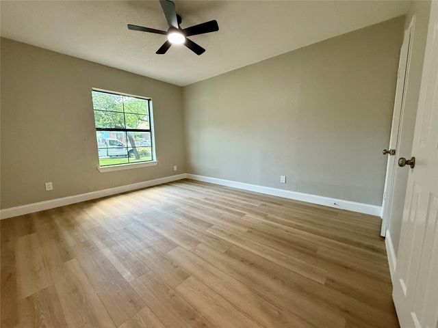 1715 Alaska Avenue, Dallas, TX 75216