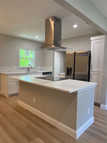 1715 Alaska Avenue, Dallas, TX 75216