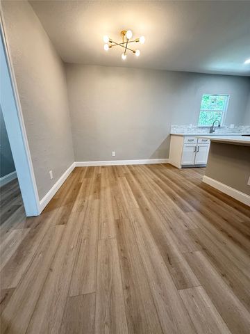 1715 Alaska Avenue, Dallas, TX 75216