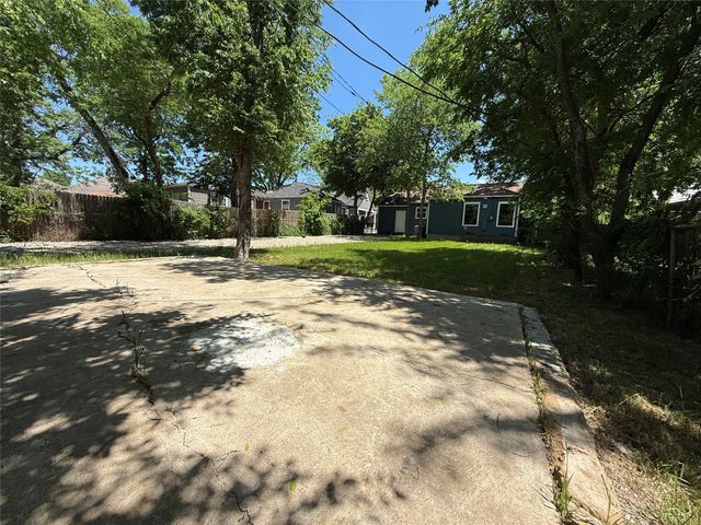 1715 Alaska Avenue, Dallas, TX 75216