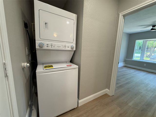 1715 Alaska Avenue, Dallas, TX 75216