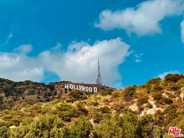 3234 Hillock Drive, Los Angeles, CA 90068