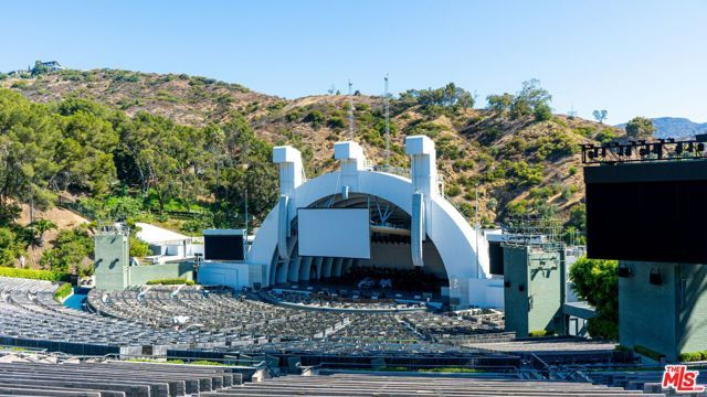 3234 Hillock Drive, Los Angeles, CA 90068