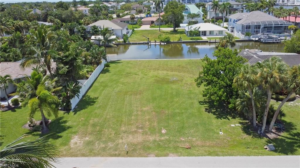 476 Pine AVE, NAPLES, FL 34108 — photo 2