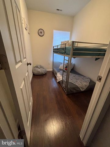 6005 EADS ST NE, Washington, DC 20019